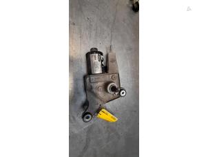 Gebruikte Ruitenwissermotor voor Ford Kuga II (DM2) 2.0 TDCi 16V 140 4x4 Prijs € 75,00 Margeregeling aangeboden door Poolman autodemontage