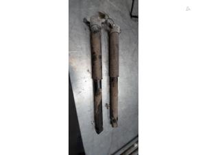 Gebruikte Schokbreker set Ford Kuga II (DM2) 2.0 TDCi 16V 140 4x4 Prijs € 30,00 Margeregeling aangeboden door Poolman autodemontage