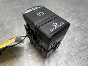 Gebruikte Handrem schakelaar Mitsubishi Eclipse Cross (GK/GL) 1.5 Turbo 16V 2WD Prijs € 30,00 Margeregeling aangeboden door Poolman autodemontage