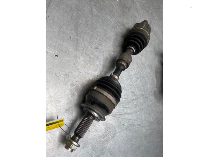 Gebruikte Aandrijfas links-voor Mitsubishi Eclipse Cross (GK/GL) 1.5 Turbo 16V 2WD Prijs € 75,00 Margeregeling aangeboden door Poolman autodemontage