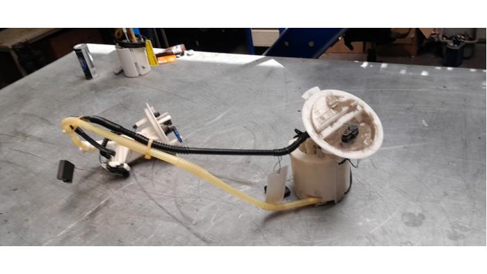 Gebruikte Tank element Pomp Mercedes C (W204) 1.6 C-180K 16V BlueEfficiency Prijs € 50,00 Margeregeling aangeboden door Poolman autodemontage