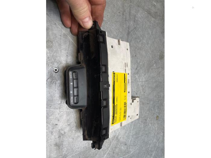 Gebruikte Display Interieur Toyota Land Cruiser (J12) 3.0 D-4D 16V Prijs € 30,00 Margeregeling aangeboden door Poolman autodemontage