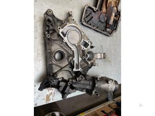 Gebruikte Distributiedeksel Mercedes E (W211) 5.0 E-500 V8 24V Prijs € 75,00 Margeregeling aangeboden door Poolman autodemontage