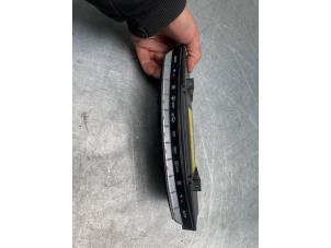 Gebruikte Kachel Bedieningspaneel Mercedes S (W221) 3.5 S-350 24V Prijs € 40,00 Margeregeling aangeboden door Poolman autodemontage