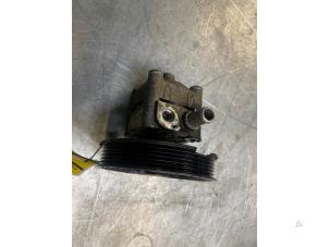 Gebruikte Servopomp Volvo V70 (SW) 2.4 D5 20V Prijs € 75,00 Margeregeling aangeboden door Poolman autodemontage