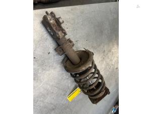 Gebruikte Voorpoot rechts Volvo V70 (SW) 2.4 D5 20V Prijs € 40,00 Margeregeling aangeboden door Poolman autodemontage