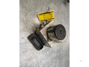 Gebruikte ABS Pomp Opel Insignia 1.4 Turbo 16V Ecotec Prijs € 40,00 Margeregeling aangeboden door Poolman autodemontage