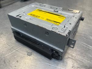 Gebruikte CD Speler Volvo V60 I (FW/GW) 2.0 D2 Geartronic 16V Prijs € 75,00 Margeregeling aangeboden door Poolman autodemontage