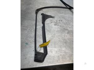 Gebruikte Deurrubber 4Deurs rechts-voor Tesla Model X 100X Prijs € 50,00 Margeregeling aangeboden door Poolman autodemontage