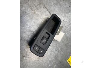 Gebruikte Raam schakelaar elektrisch Jeep Grand Cherokee (WK/WK2) 3.0 CRD V6 24V Prijs € 30,00 Margeregeling aangeboden door Poolman autodemontage