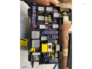 Gebruikte Zekeringkast Jeep Grand Cherokee (WK/WK2) 3.0 CRD V6 24V Prijs € 99,00 Margeregeling aangeboden door Poolman autodemontage