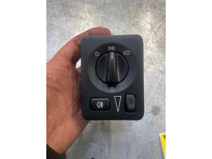 Gebruikte Licht Schakelaar Saab 9-5 Estate (YS3E) 2.3 Turbo 16V Prijs € 30,00 Margeregeling aangeboden door Poolman autodemontage