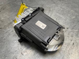 Gebruikte Module LED koplamp Volkswagen Caddy IV 2.0 TDI 102 Prijs € 50,00 Margeregeling aangeboden door Poolman autodemontage