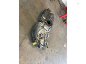 Gebruikte Brandstoftank Ford Transit Custom 2.0 TDCi 16V Eco Blue 170 Prijs € 90,75 Inclusief btw aangeboden door Poolman autodemontage