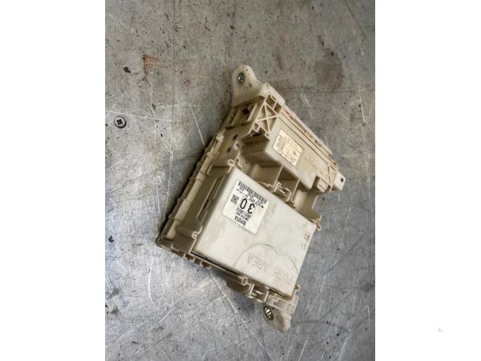 Gebruikte Bodycontrol Module Toyota Hilux V/VI 2.4 D4D-F 16V 4x4 Prijs € 121,00 Inclusief btw aangeboden door Poolman autodemontage