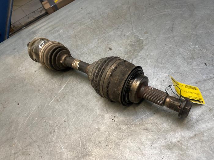 Gebruikte Aandrijfas links-voor Toyota Hilux V/VI 2.4 D4D-F 16V 4x4 Prijs € 302,50 Inclusief btw aangeboden door Poolman autodemontage