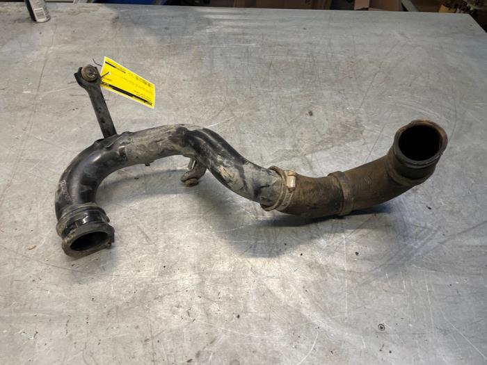 Gebruikte Intercooler Buis Toyota Hilux V/VI 2.4 D4D-F 16V 4x4 Prijs € 121,00 Inclusief btw aangeboden door Poolman autodemontage