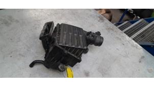 Gebruikte Luchtfilterhuis Volkswagen Passat Variant (3G5) 2.0 TDI 16V 190 4Motion Prijs € 40,00 Margeregeling aangeboden door Poolman autodemontage