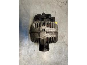Gebruikte Dynamo Volvo V70 (SW) 2.4 D5 20V Prijs € 40,00 Margeregeling aangeboden door Poolman autodemontage