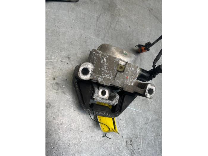 Gebruikte Motorrubber Audi A8 (D4) 3.0 TDI V6 24V Quattro Prijs € 30,00 Margeregeling aangeboden door Poolman autodemontage