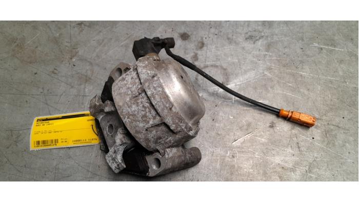 Gebruikte Motorrubber Audi A8 (D4) 3.0 TDI V6 24V Quattro Prijs € 30,00 Margeregeling aangeboden door Poolman autodemontage