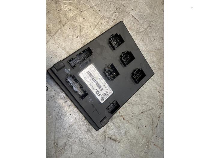 Gebruikte Module Bodycontrol Audi A8 (D4) 3.0 TDI V6 24V Quattro Prijs € 50,00 Margeregeling aangeboden door Poolman autodemontage