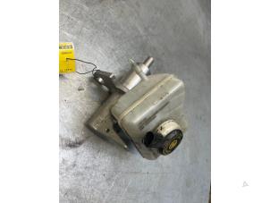 Gebruikte Hoofdremcilinder Audi A8 (D4) 3.0 TDI V6 24V Quattro Prijs € 50,00 Margeregeling aangeboden door Poolman autodemontage