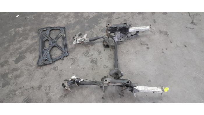 Gebruikte Subframe Audi A8 (D4) 3.0 TDI V6 24V Quattro Prijs € 100,00 Margeregeling aangeboden door Poolman autodemontage