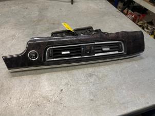 Gebruikte Luchtrooster Dashboard BMW 7 serie (F01/02/03/04) 750i,Li,LiS V8 32V Prijs € 40,00 Margeregeling aangeboden door Poolman autodemontage