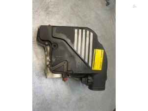 Gebruikte Luchtfilterhuis BMW 7 serie (F01/02/03/04) 750i,Li,LiS V8 32V Prijs € 40,00 Margeregeling aangeboden door Poolman autodemontage