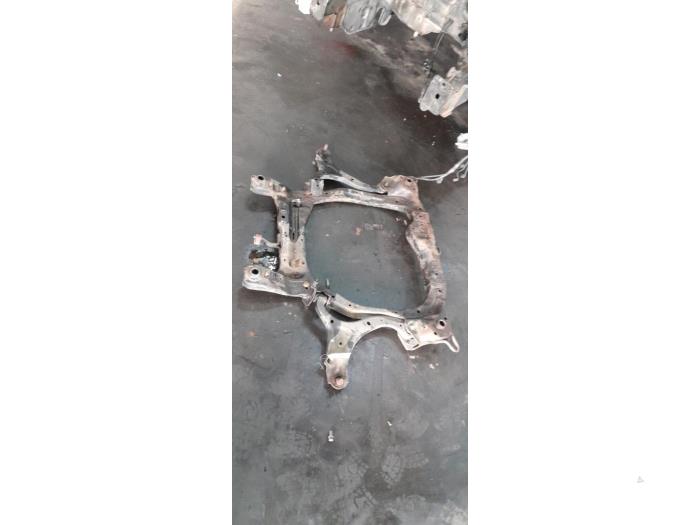 Gebruikte Subframe Kia Sorento II (XM) 2.2 CRDi 16V VGT 4x2 Prijs € 75,00 Margeregeling aangeboden door Poolman autodemontage