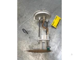 Gebruikte Tankvlotter Kia Sorento II (XM) 2.2 CRDi 16V VGT 4x2 Prijs € 40,00 Margeregeling aangeboden door Poolman autodemontage