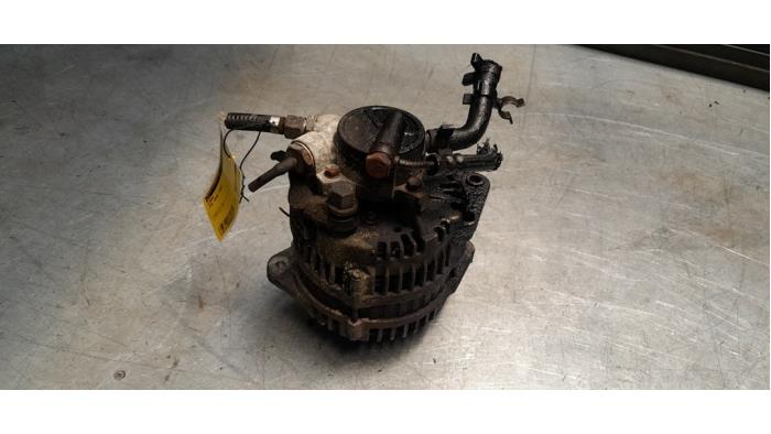Gebruikte Dynamo Opel Corsa C 1.7 CDTi 16V Prijs € 75,00 Margeregeling aangeboden door Poolman autodemontage
