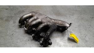 Gebruikte Inlaatspruitstuk Volkswagen Transporter T5 2.5 TDi Prijs € 40,00 Margeregeling aangeboden door Poolman autodemontage