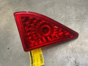 Gebruikte Extra Remlicht midden Renault Master III (MA/MB/MC/MD/MH/MF/MG/MH) 2.3 dCi 135 16V FWD Prijs € 24,20 Inclusief btw aangeboden door Poolman autodemontage