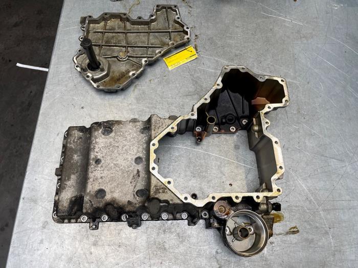 Gebruikte Carterpan BMW 7 serie (F01/02/03/04) 750i,Li,LiS V8 32V Prijs € 75,00 Margeregeling aangeboden door Poolman autodemontage