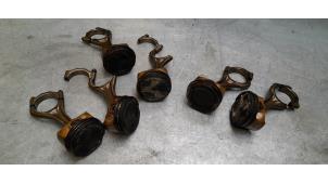 Gebruikte Zuiger BMW 7 serie (F01/02/03/04) 750i,Li,LiS V8 32V Prijs € 50,00 Margeregeling aangeboden door Poolman autodemontage