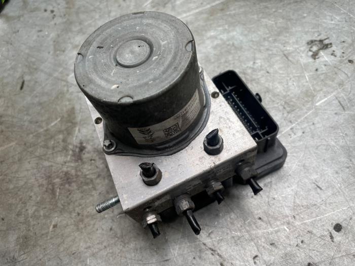 Gebruikte ABS Pomp Toyota ProAce 2.0 D-4D 150 16V Worker Prijs € 36,30 Inclusief btw aangeboden door Poolman autodemontage