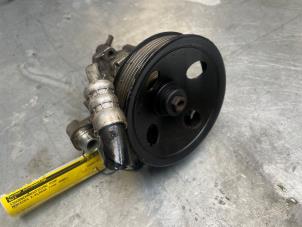 Gebruikte Pomp Servo Mercedes E (W210) 2.6 E-240 V6 18V Prijs € 40,00 Margeregeling aangeboden door Poolman autodemontage