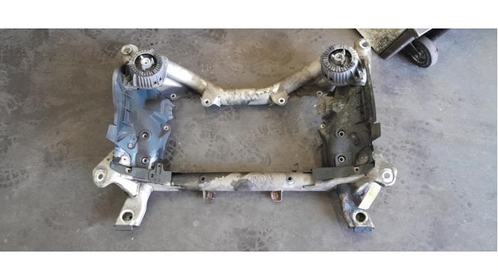 Gebruikte Subframe Mercedes CLS (C218) 350 CDI BlueEfficiency 3.0 V6 24V Prijs € 49,00 Margeregeling aangeboden door Poolman autodemontage