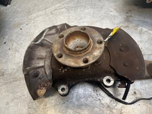 Gebruikte Fusee links-voor BMW 5 serie Gran Turismo (F07) 535i 24V TwinPower Turbo Prijs € 40,00 Margeregeling aangeboden door Poolman autodemontage