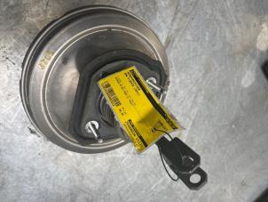 Gebruikte Rembooster BMW 5 serie Gran Turismo (F07) 535i 24V TwinPower Turbo Prijs € 30,00 Margeregeling aangeboden door Poolman autodemontage