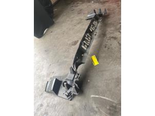 Gebruikte Bumpersteun midden-achter BMW 5 serie Gran Turismo (F07) 535i 24V TwinPower Turbo Prijs € 50,00 Margeregeling aangeboden door Poolman autodemontage
