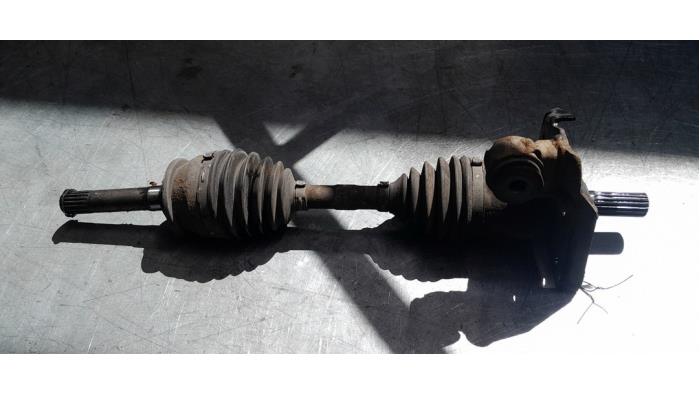 Gebruikte Steekas links-voor Isuzu D-Max (TFR/TFS) 2.5 D Twin Turbo 4x4 Prijs € 121,00 Inclusief btw aangeboden door Poolman autodemontage