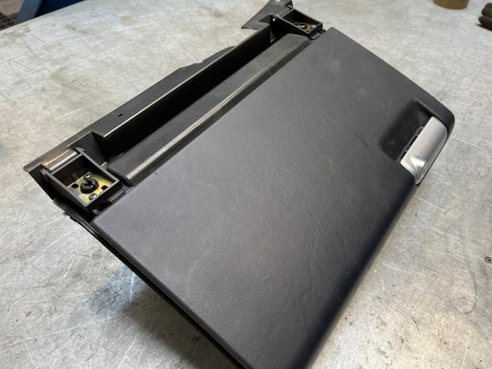 Gebruikte Dashboard Porsche 911 (996) 3.6 Turbo 4 24V Prijs € 100,00 Margeregeling aangeboden door Poolman autodemontage