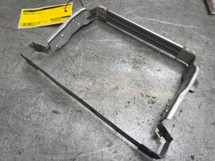 Gebruikte Radio slede Porsche 911 (996) 3.6 Turbo 4 24V Prijs € 40,00 Margeregeling aangeboden door Poolman autodemontage