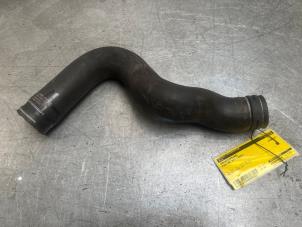 Gebruikte Koelwaterslang Porsche 911 (996) 3.6 Turbo 4 24V Prijs € 30,00 Margeregeling aangeboden door Poolman autodemontage