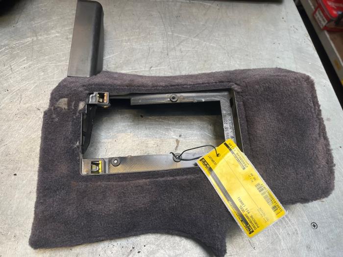 Gebruikte Dashboard deel Porsche 911 (996) 3.6 Turbo 4 24V Prijs € 50,00 Margeregeling aangeboden door Poolman autodemontage