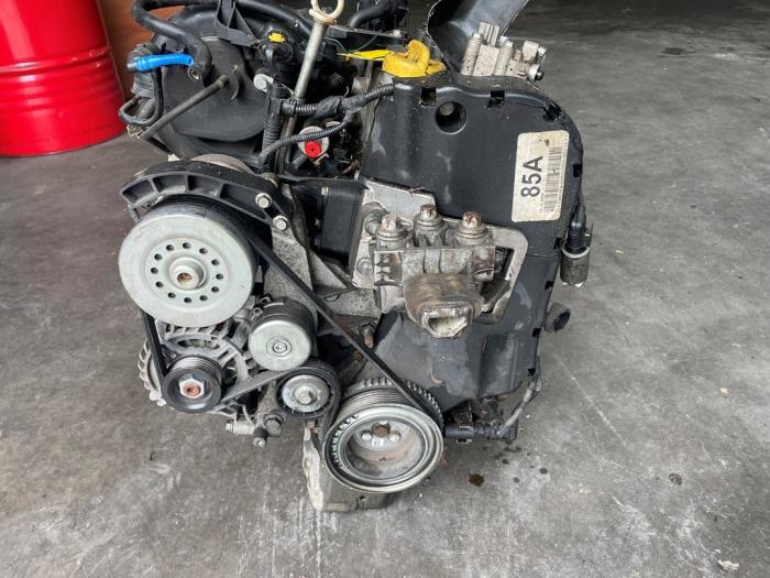 Motor van een Alfa Romeo MiTo (955) 1.4 16V 2011