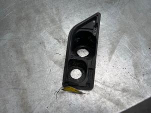 Gebruikte Scharnier tank klep Ford Transit Custom 2.0 TDCi 16V Eco Blue 105 Prijs € 47,19 Inclusief btw aangeboden door Poolman autodemontage